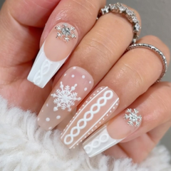 White-snowflake-5D-sweater-pattern-press-on-nails