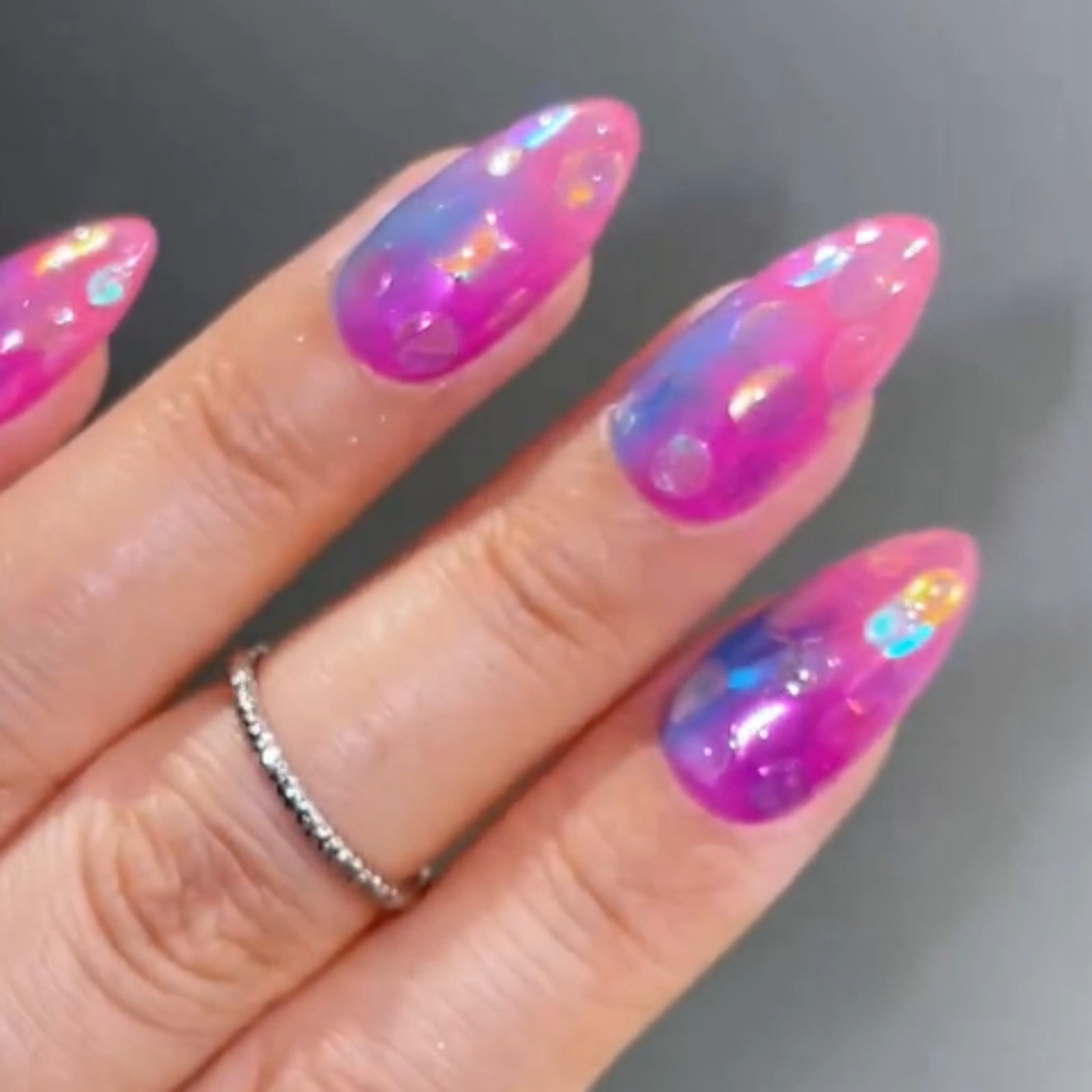 Glossy-aurora-bubble-press-on-nails-set