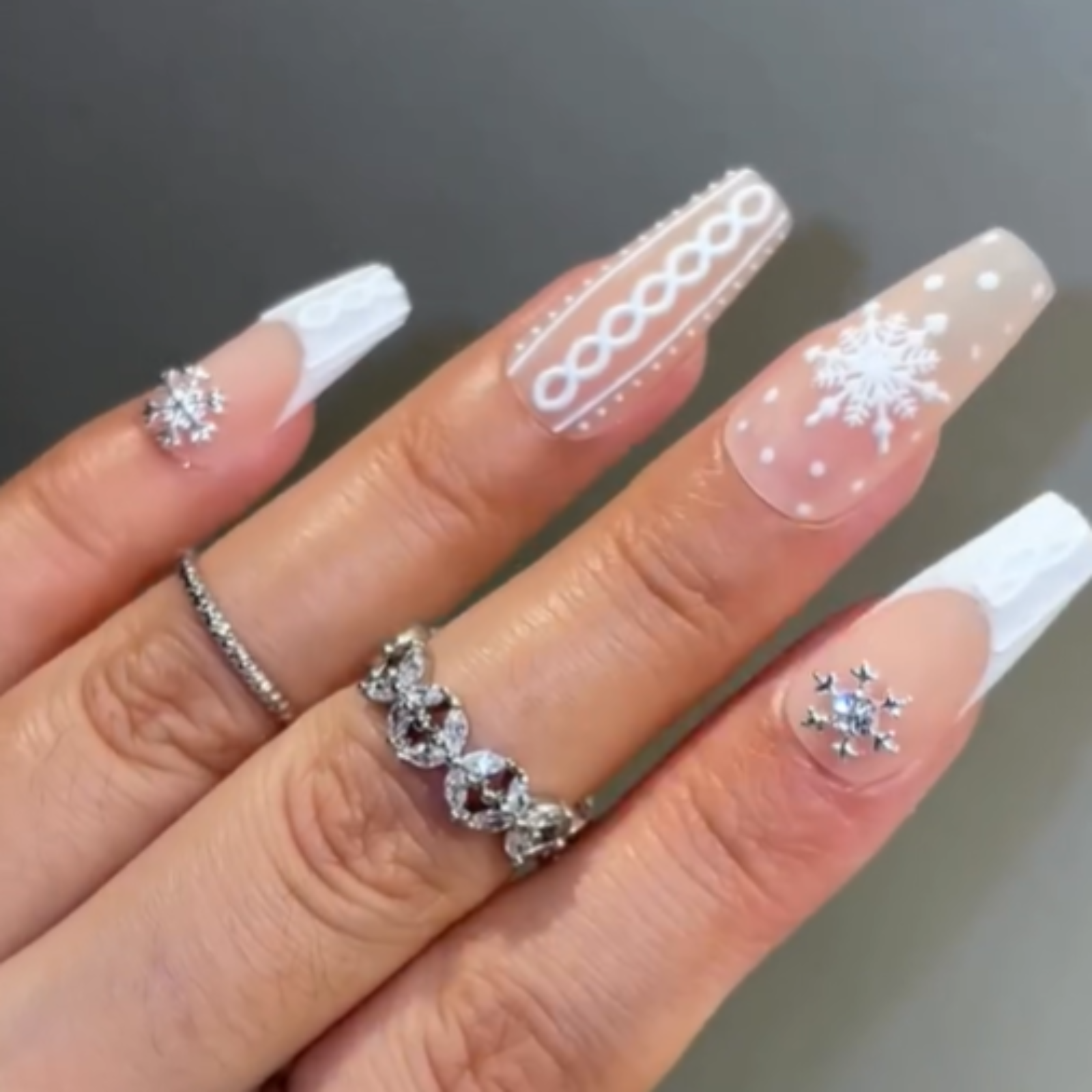White-snowflake-5D-sweater-pattern-press-on-nails-set
