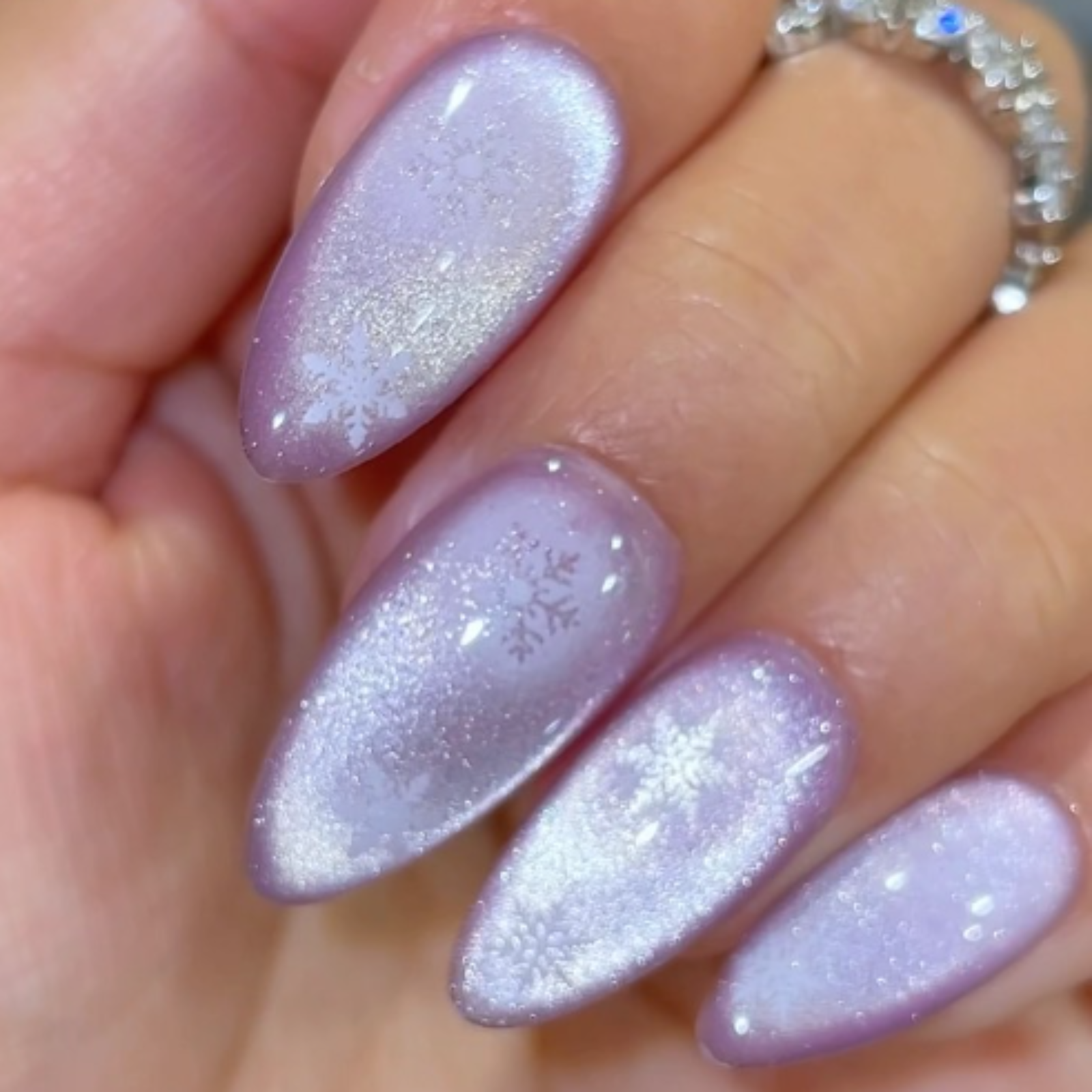 dreamy-snowflake-magnetic-cat-eye-press-on-nails-purple