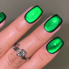 ruby-velvet-bloody-mary-cat-eye-press-on-nails